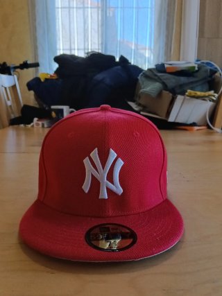 Gorra New Era Roja Visera Plana.