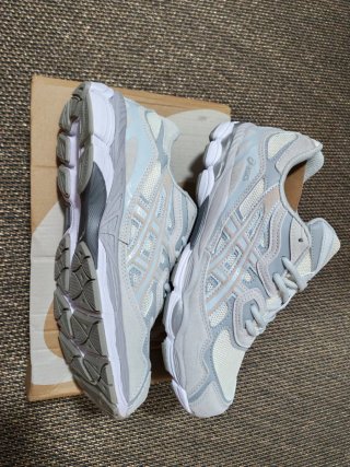 Zapatillas Asics Grises