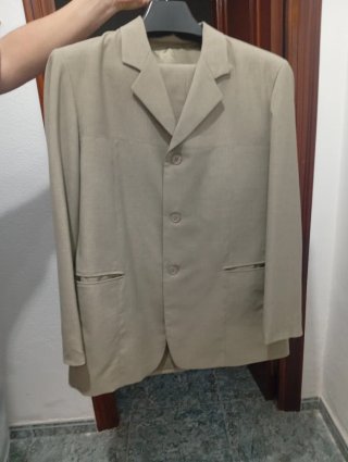 Traje Beige
