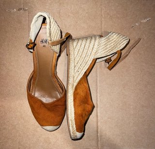 Cuñas H&M Color Camel Talla 40