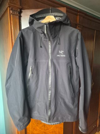 CHAQUETA ARCTERYX GORE-TEX NEGRA HOMBRE TALLA M