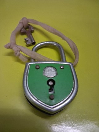 Lucchetto vintage con chiave
