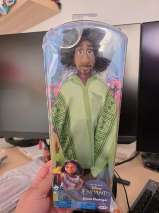 Muñeco "Bruno Madrigal" Disney (Encanto) sin abrir
