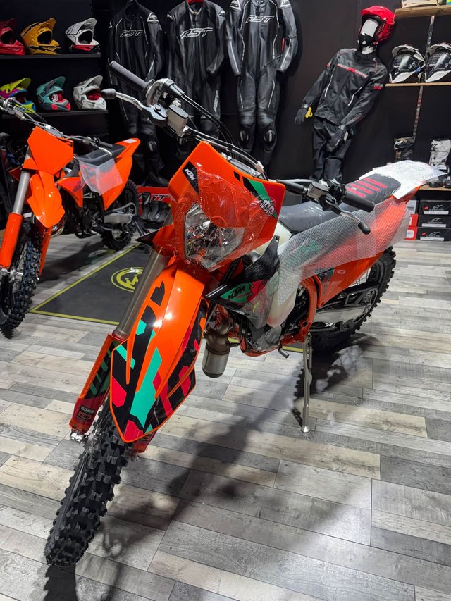 KTM EXC 300 2T SIXDAYS PORTUGAL 2027 .