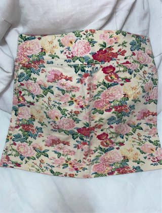 Falda con estampado floral