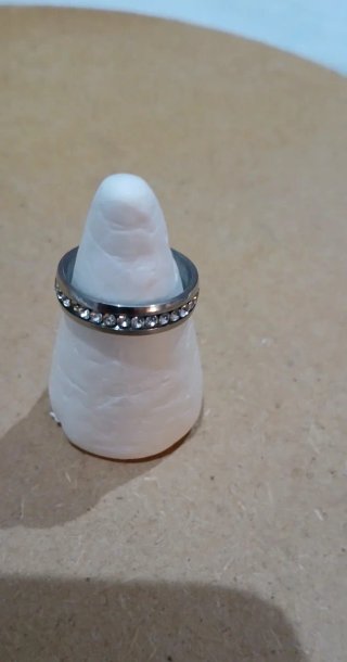 Alianza Plateada con Piedras Talla 18