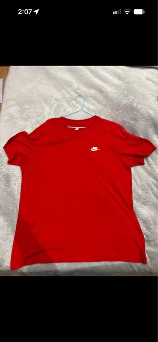 Camiseta Nike Roja PRECIO NEGOCIABLE