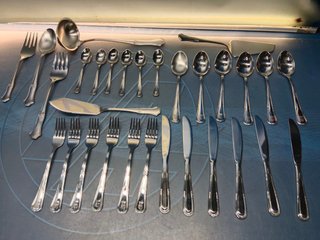 Cubertería completa 6 juegos, FACIX italy 18/10 ( 6 tenedores, 6 cucharas, 6 cuchillos, 6 cucharillas, 6 piezas grandes sopera y mas)