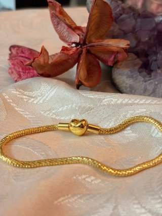 Pulsera Pandora Dorada con Cierre Corazón