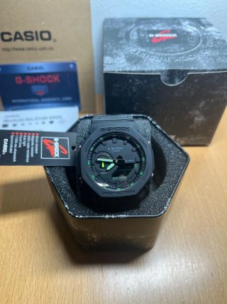 Reloj Negro y Verde