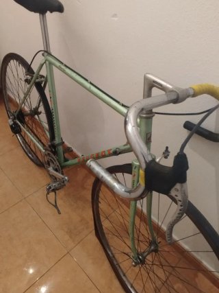 Bicicleta de carretera Peugeot clásica