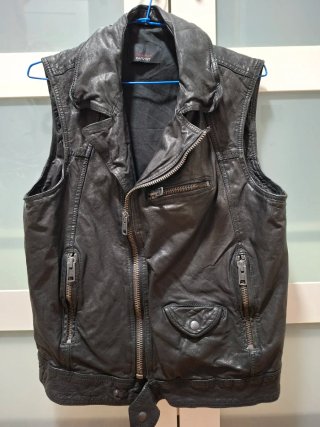 Chaleco de cuero negro Zara Man
