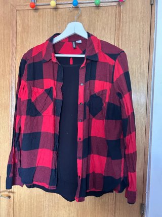 Camisa de cuadros roja y negra H&M