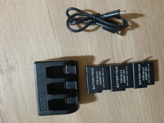 3 Baterías AHDBT-501 y Cargador para GoPro
