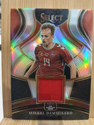 Cromo Mikkel Damsgaard Panini Select FIFA 2026