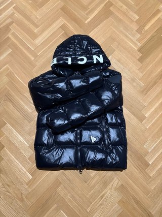 Abrigo Moncler Negro