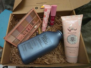 Set de productos de belleza Yanbal y Kiss Beauty