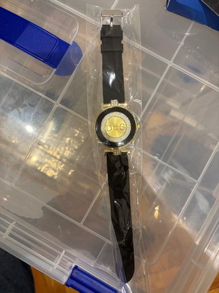 Reloj  (DG) Negro y Dorado