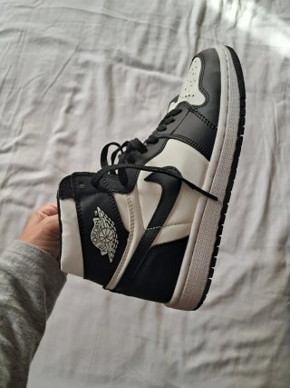 Zapatillas Jordan Blancas y Negras