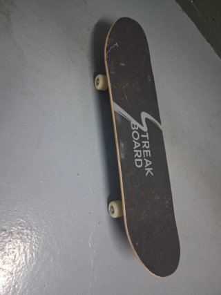 Skateboard Streak Board