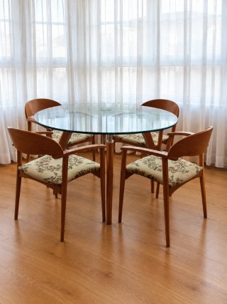 Set de 4 Sillas de Madera con Reposabrazos