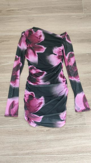 Vestido de fiesta corto estampado