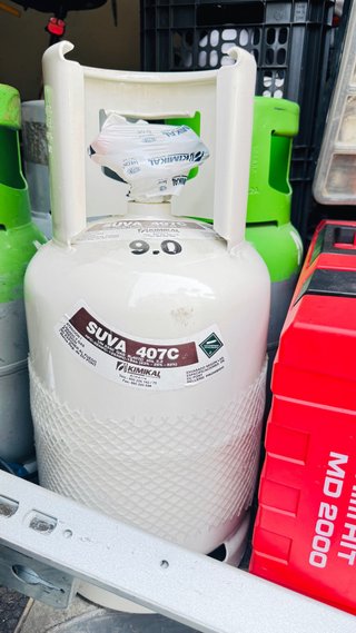 Reparación i carga de gas aire acondicionado