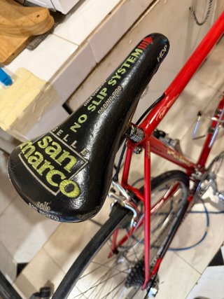 Bicicleta de Carretera Roja pinarello