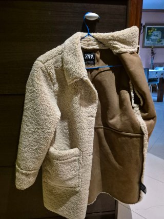 Abrigo de niña Zara beige talla 13/14 años
