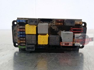CAJA RELES / FUSIBLES Mercedes-Benz C Familiar (BM 203)