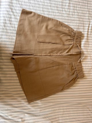 Pantalón Corto de Lino camel