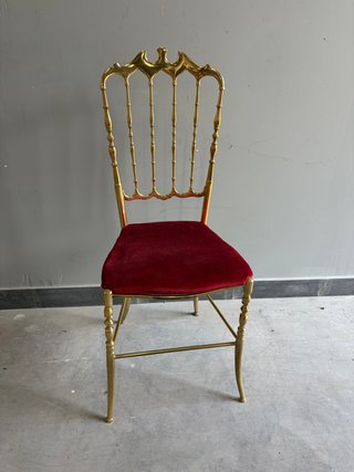 Silla Chiavari en metal dorado brillo