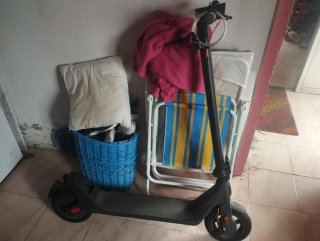 Patinete eléctrico negro