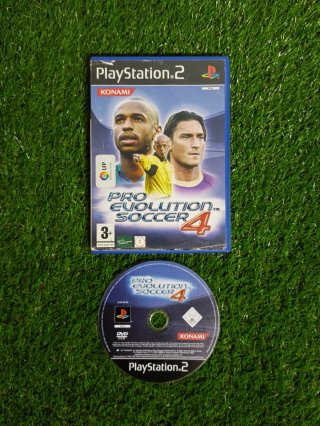 Pro Evolution Soccer 4 (PS2)