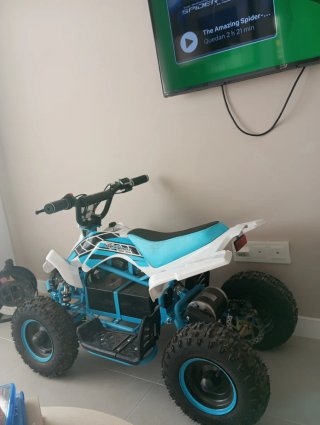 Quad infantil eléctrico