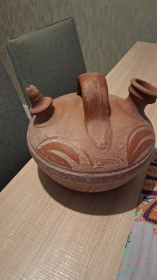 Botijo de cerámica antiguo