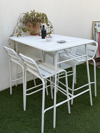 Conjunto de Mesa y 4 Taburetes de Jardín
