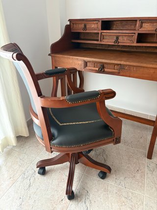 Conjunto de Escritorio y Silla Clásica