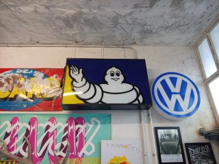 Luminoso Michelin Bibendum