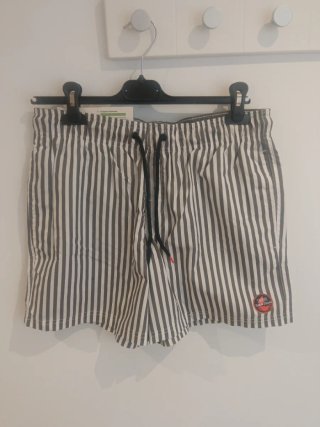 Bañador de rayas gris