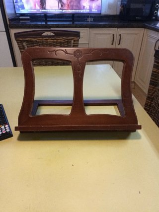 Atril de madera para libros