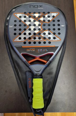 Pala Pádel Nox AT10 Genius 18K Alum 2025
