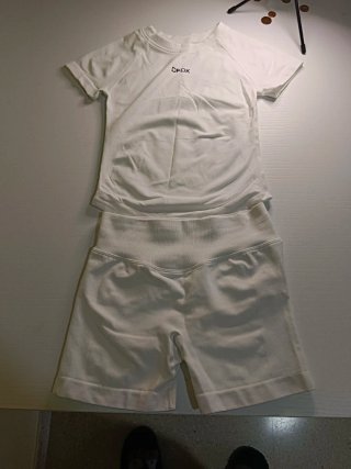 Conjunto de deporte blanco