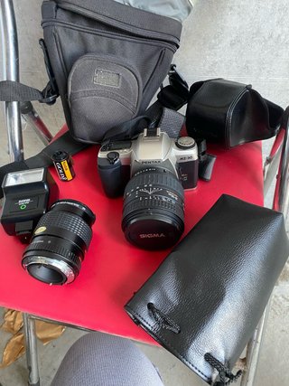 Cámara Pentax MZ-30 con Objetivos y Accesorios
