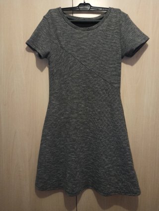 Vestido corto gris