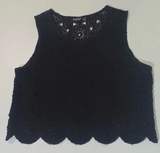Top sin mangas negro calado Stradivarius