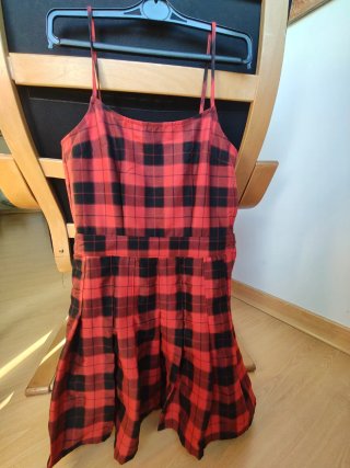 Vestido tirantes de cuadros. Precio negociable