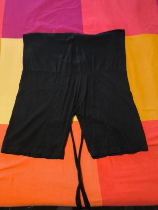 Pantalón envolvente negro estilo Hakama