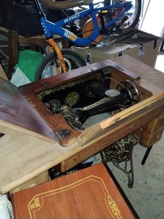 Máquina de coser antigua Singer