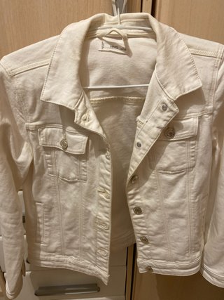 Chaqueta vaquera blanca Mango t12
